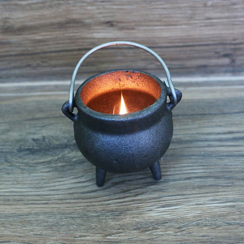 Cast Iron Cauldron w/ Lid - Mini Hand of Hamsa (3.5 in.)