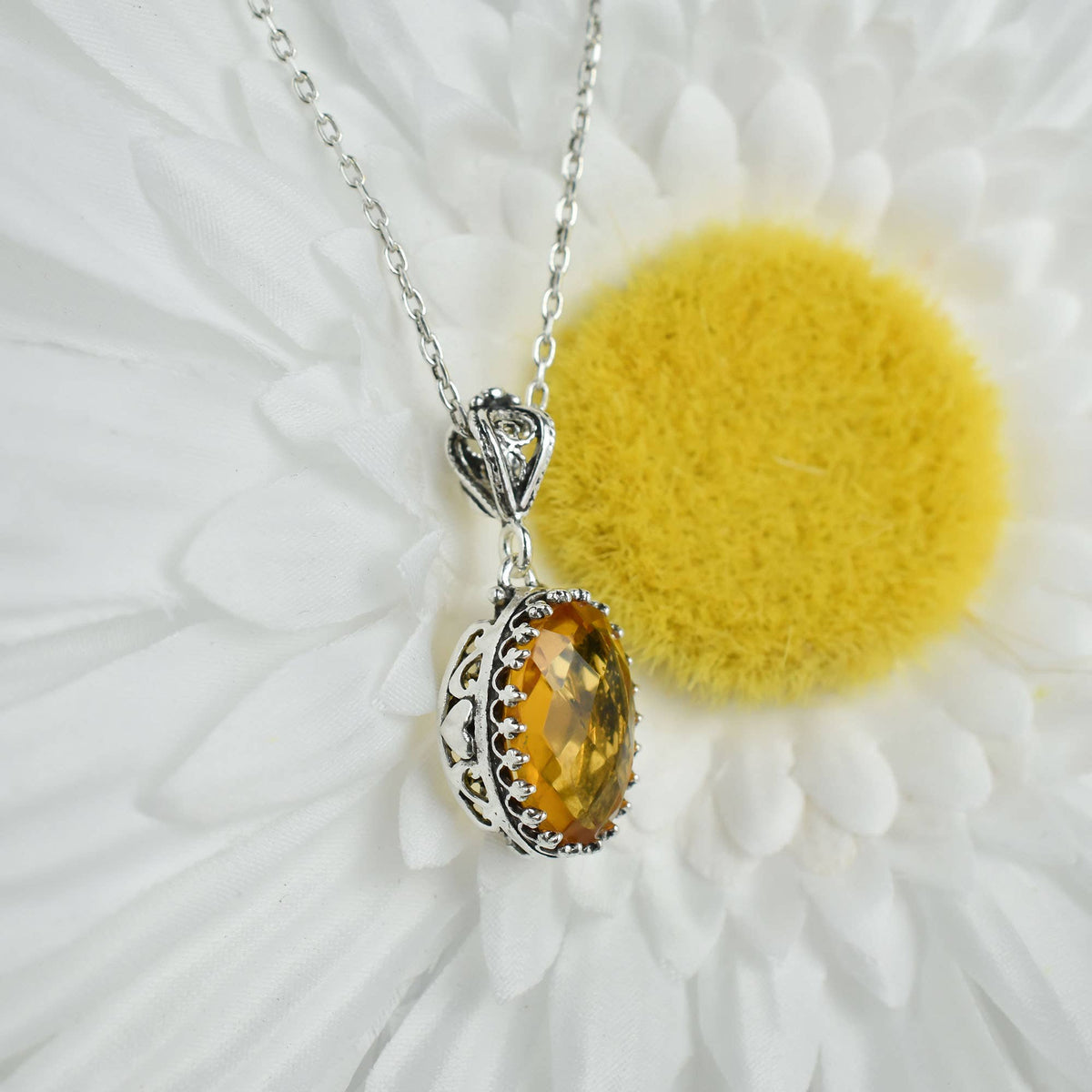925 Silver Filigree Heart Detailed Citrine Gemstone Woman Pendant