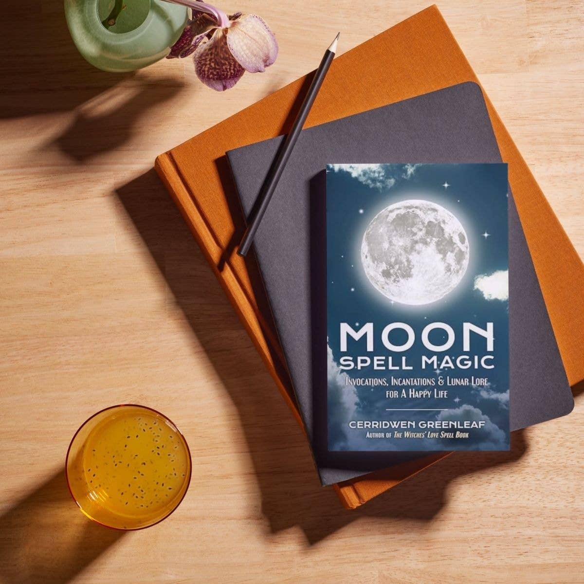 Moon Spell Magic - Invocations, Incantations & Lunar Lore