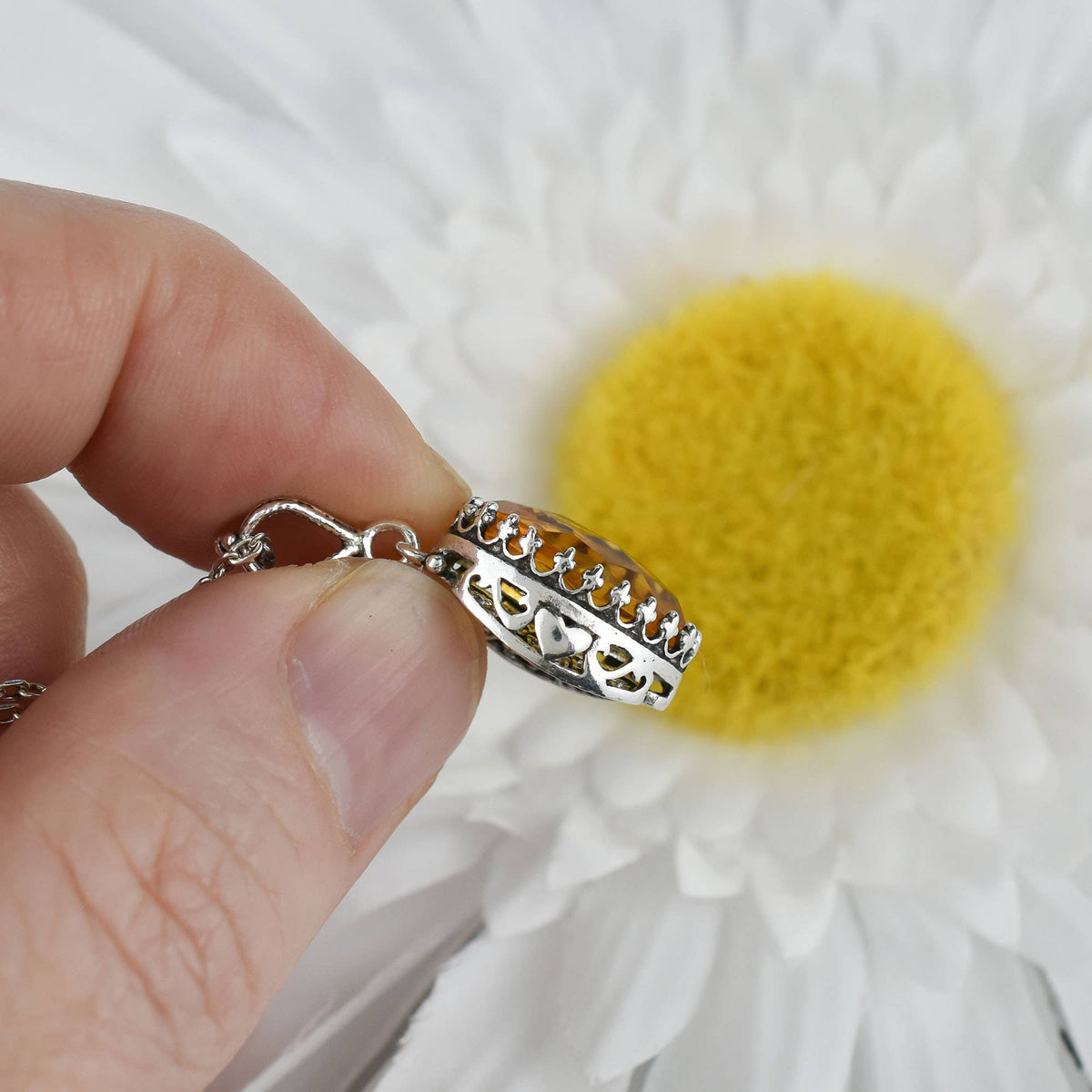 925 Silver Filigree Heart Detailed Citrine Gemstone Woman Pendant