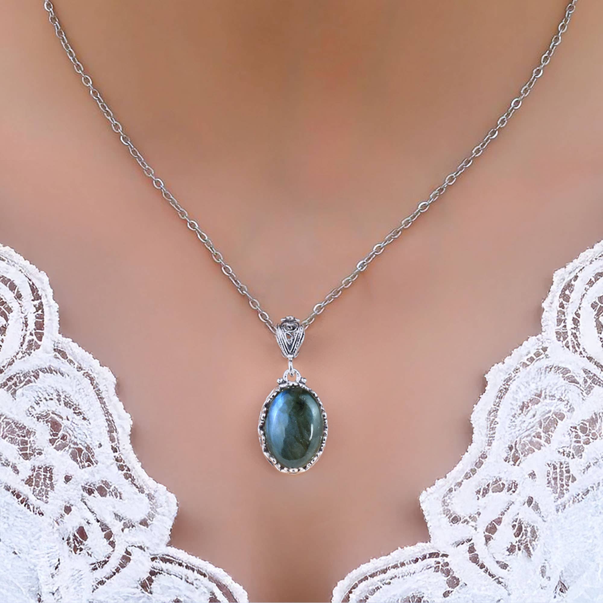 925 Silver Filigree Crown Labradorite Gemstone Woman Pendant