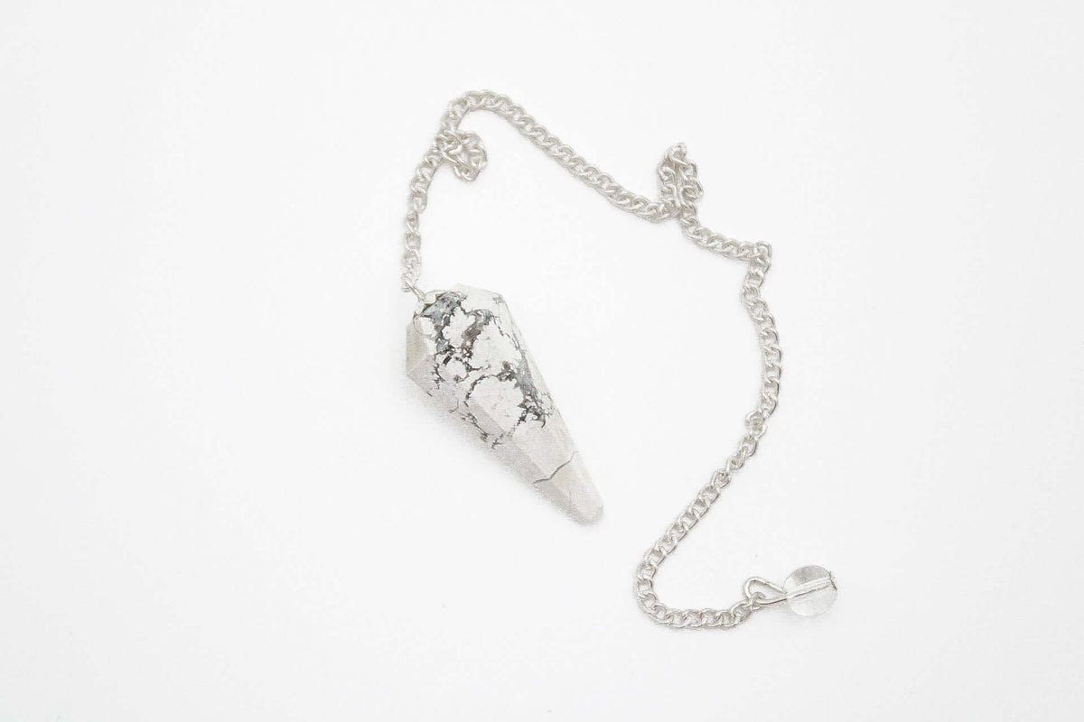 Simple Faceted Crystal Pendulums