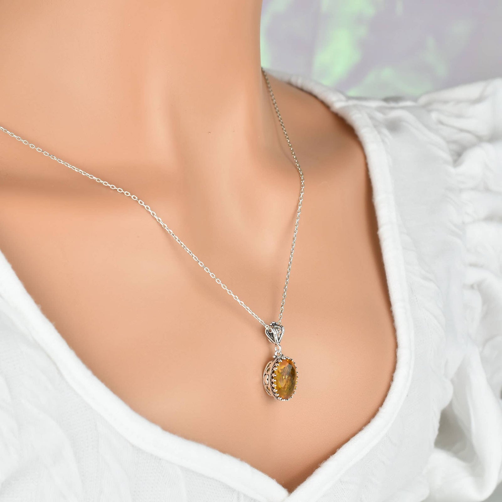 925 Silver Filigree Heart Detailed Citrine Gemstone Woman Pendant