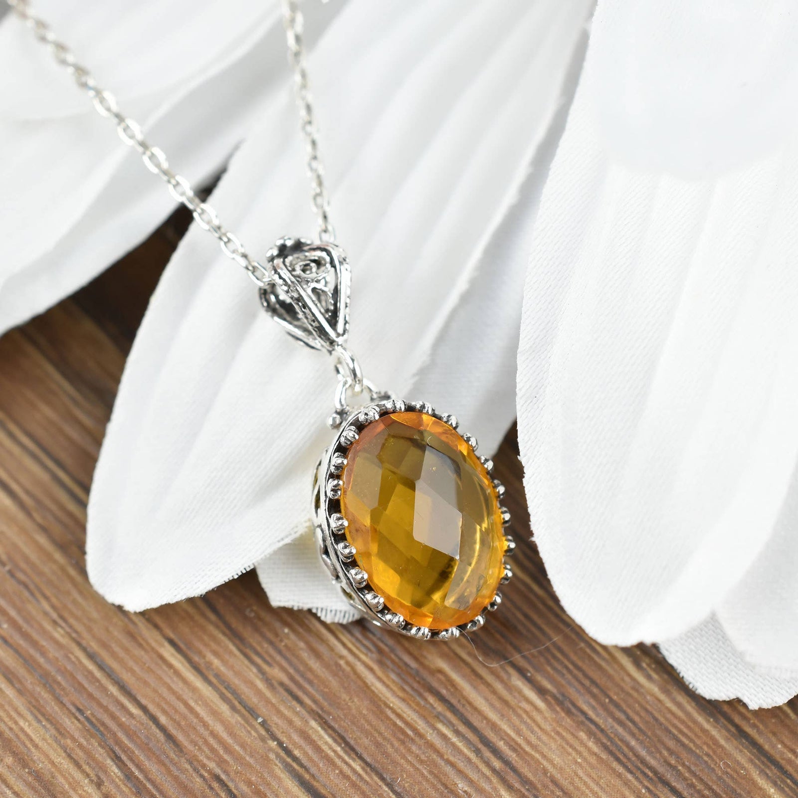 925 Silver Filigree Heart Detailed Citrine Gemstone Woman Pendant