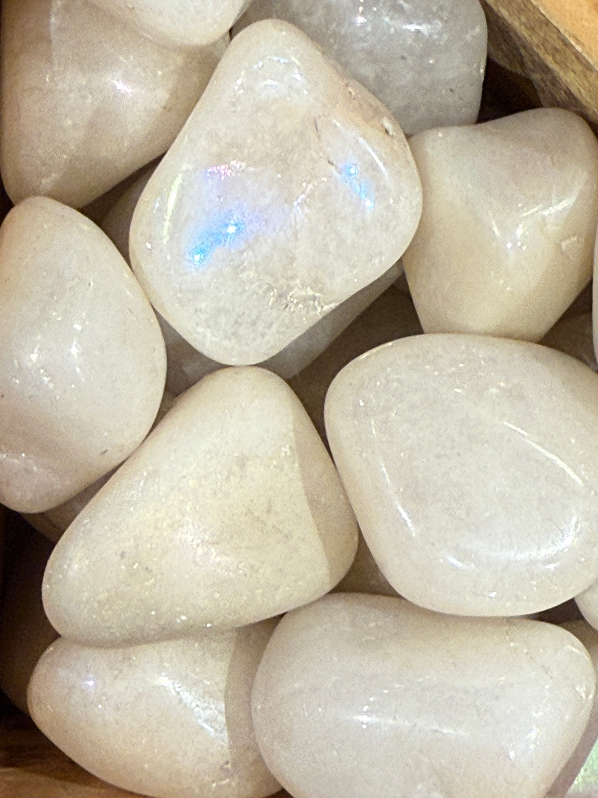 Aura Milky Quartz Tumbled