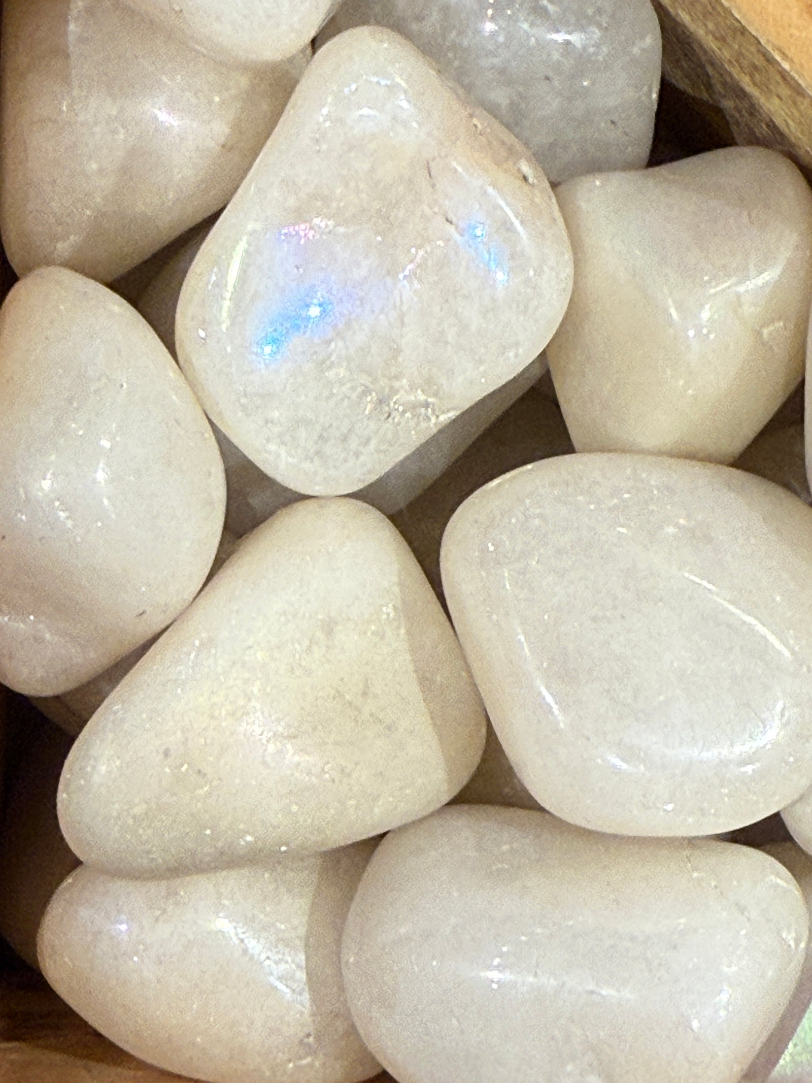 Aura Milky Quartz Tumbled