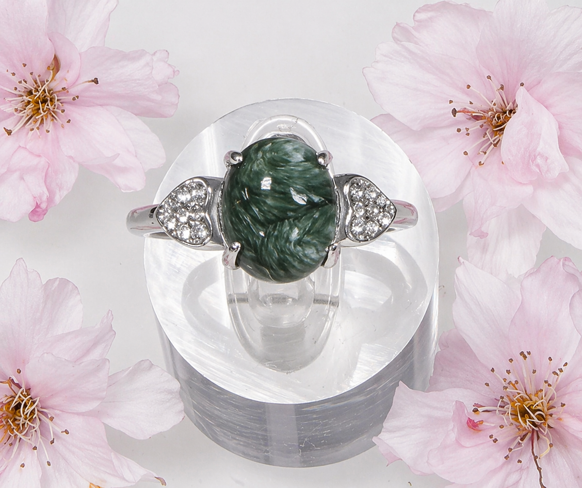 Natural Seraphinite Stainless Steel Ring 8x10mm Crystals