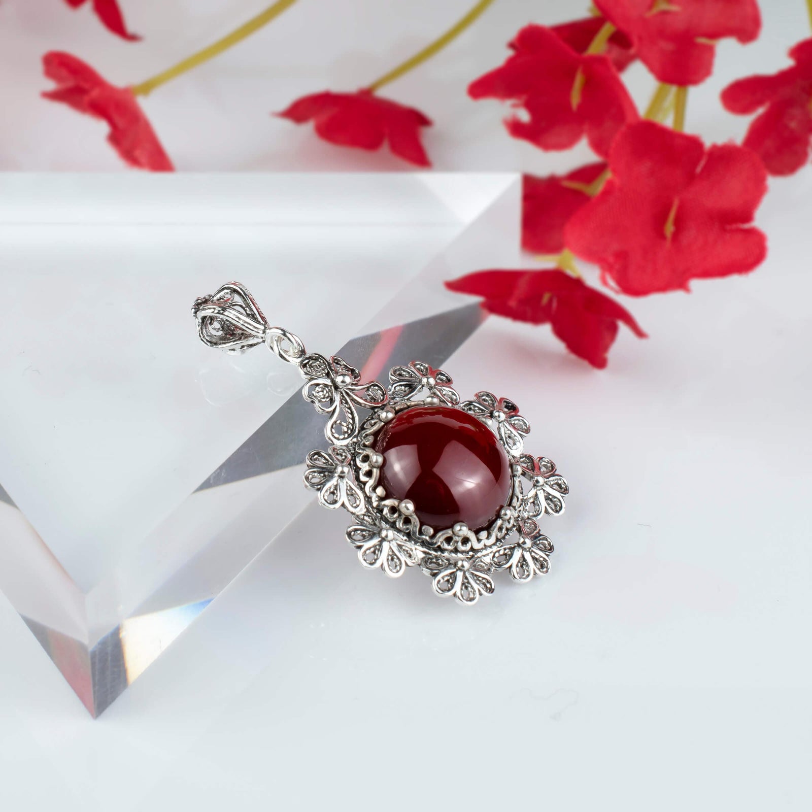Sterling Silver Filigree Art Carnelian Gemstone Floral Design Women Pendant