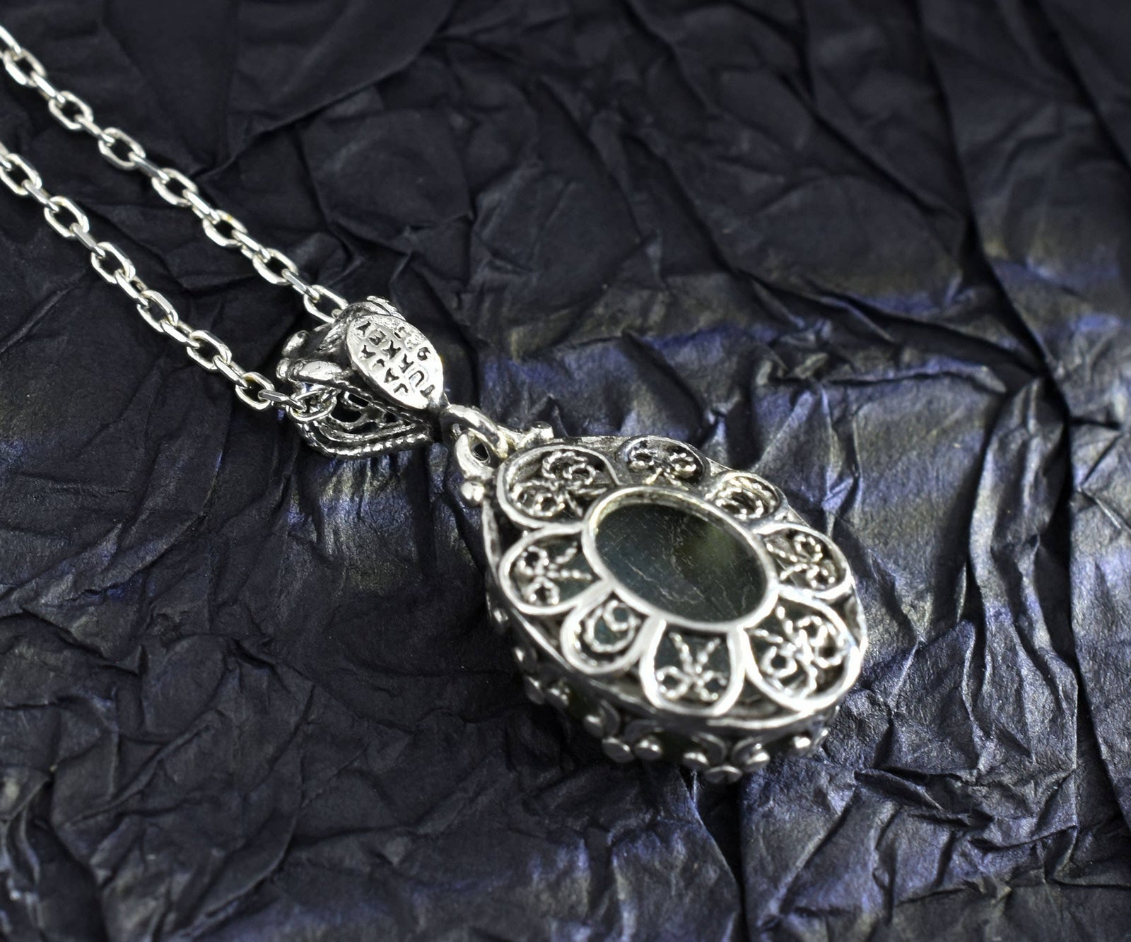 925 Silver Filigree Crown Labradorite Gemstone Woman Pendant