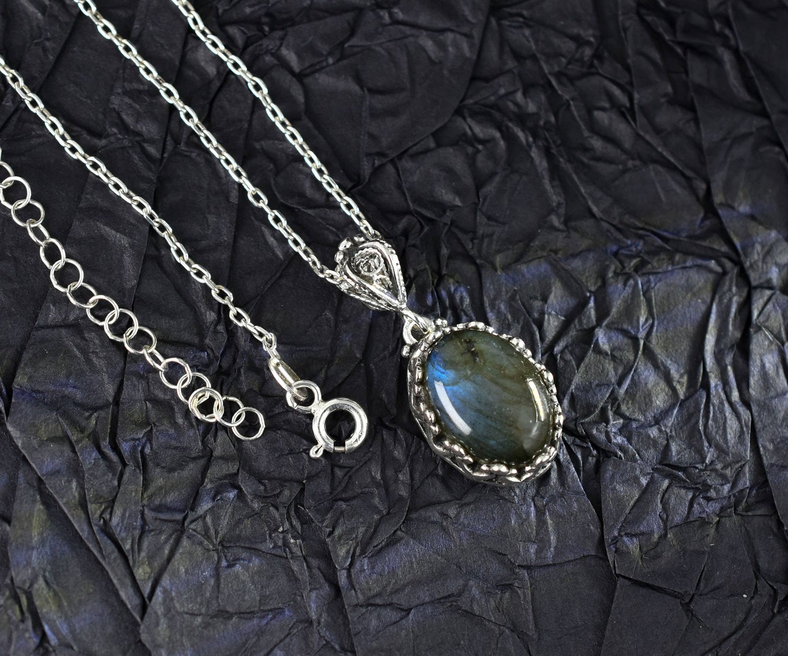 925 Silver Filigree Crown Labradorite Gemstone Woman Pendant