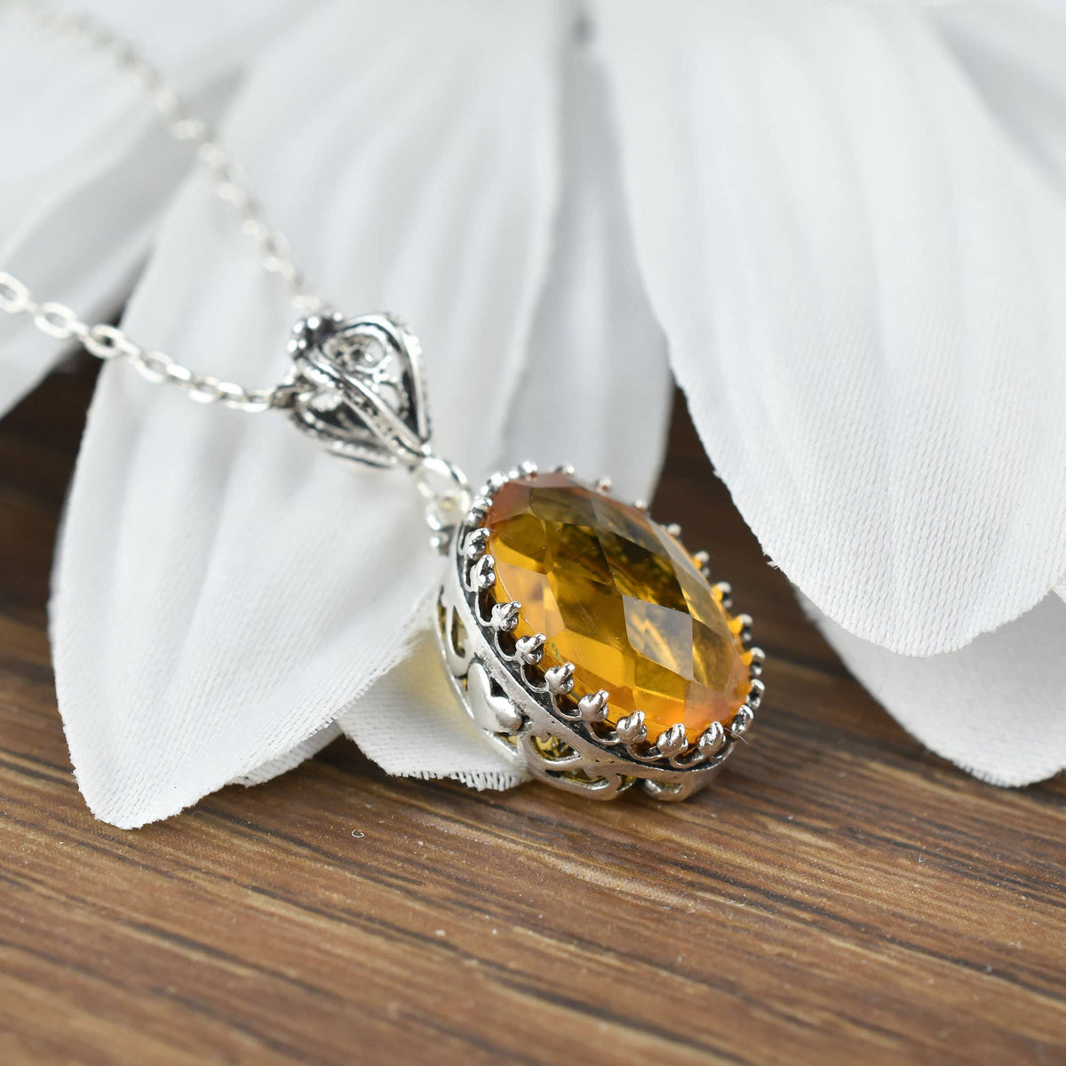 925 Silver Filigree Heart Detailed Citrine Gemstone Woman Pendant