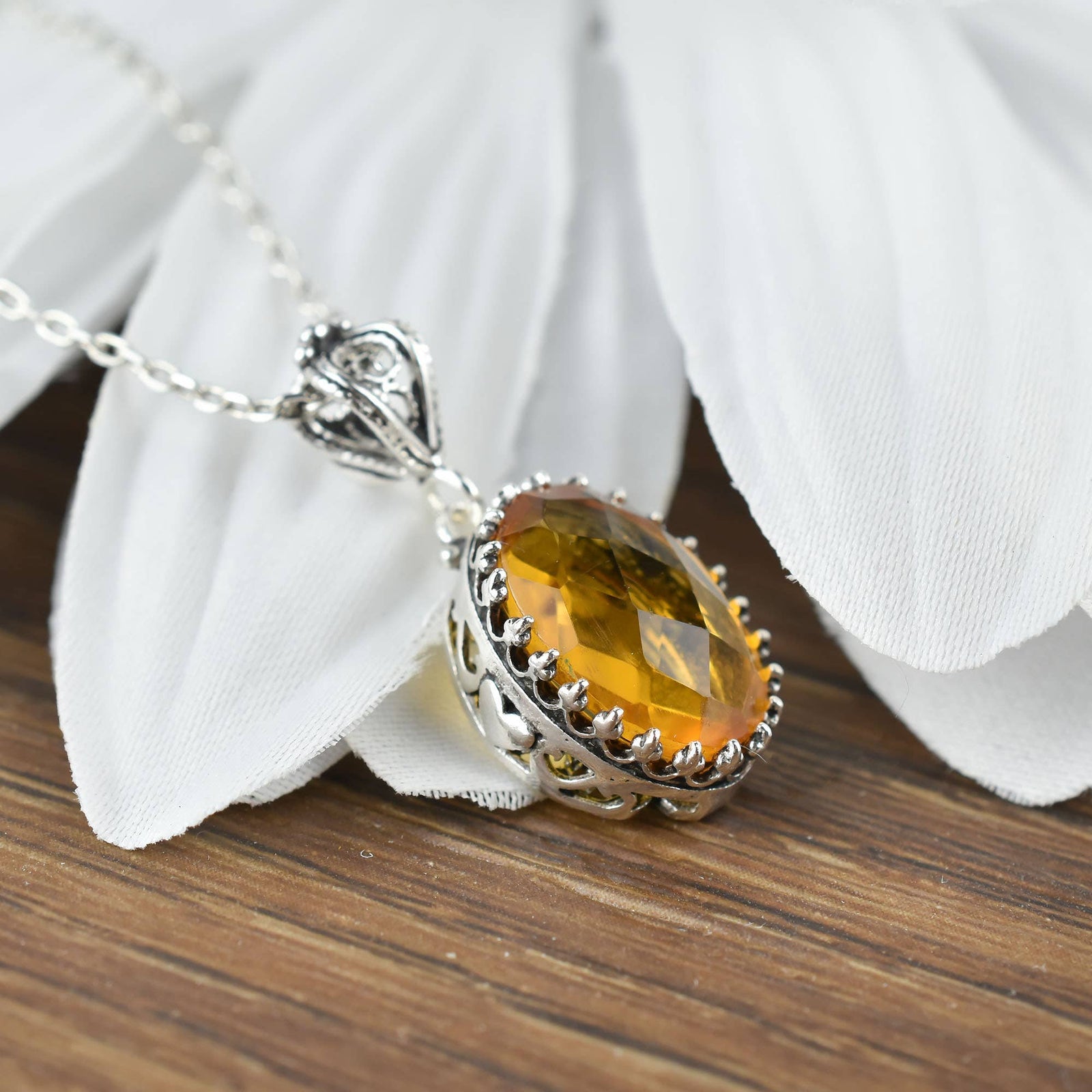 925 Silver Filigree Heart Detailed Citrine Gemstone Woman Pendant